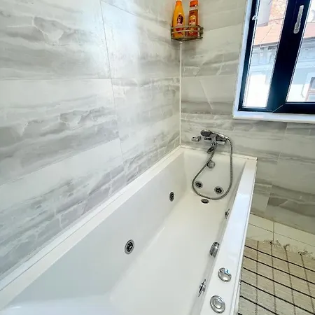 Bliss 1 * Бухарест