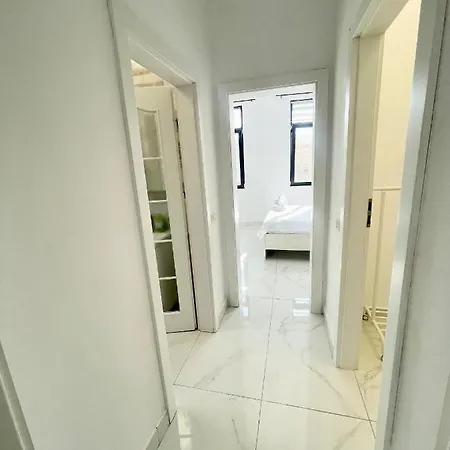 Bliss 1 * Бухарест